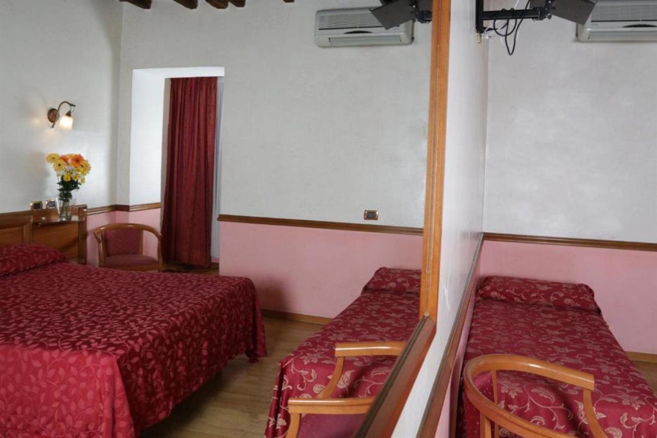 Hotel Santa Prassede روما المظهر الخارجي الصورة